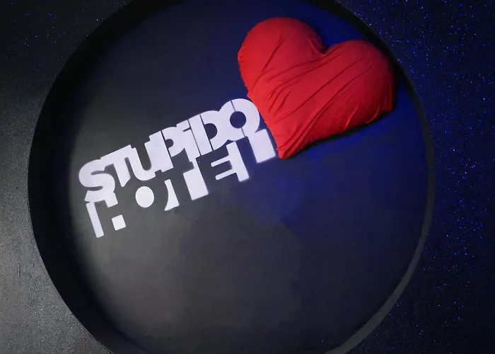 Stupido Hotel