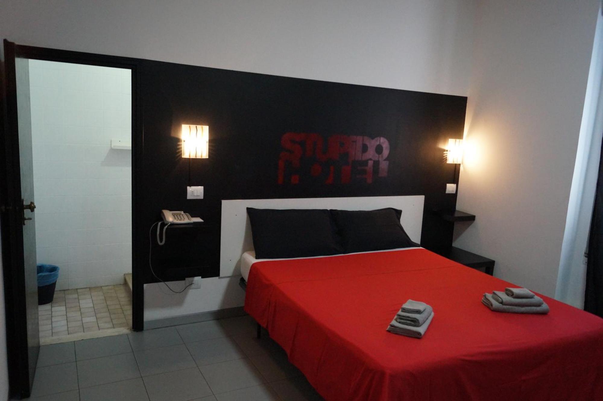 Stupido Hotel Rímini